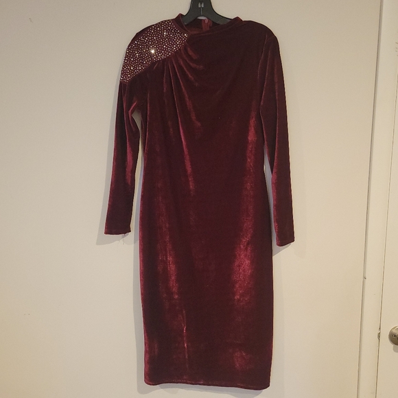 MISSLOOK Dresses & Skirts - Misslook Burgundy Velvet Dress